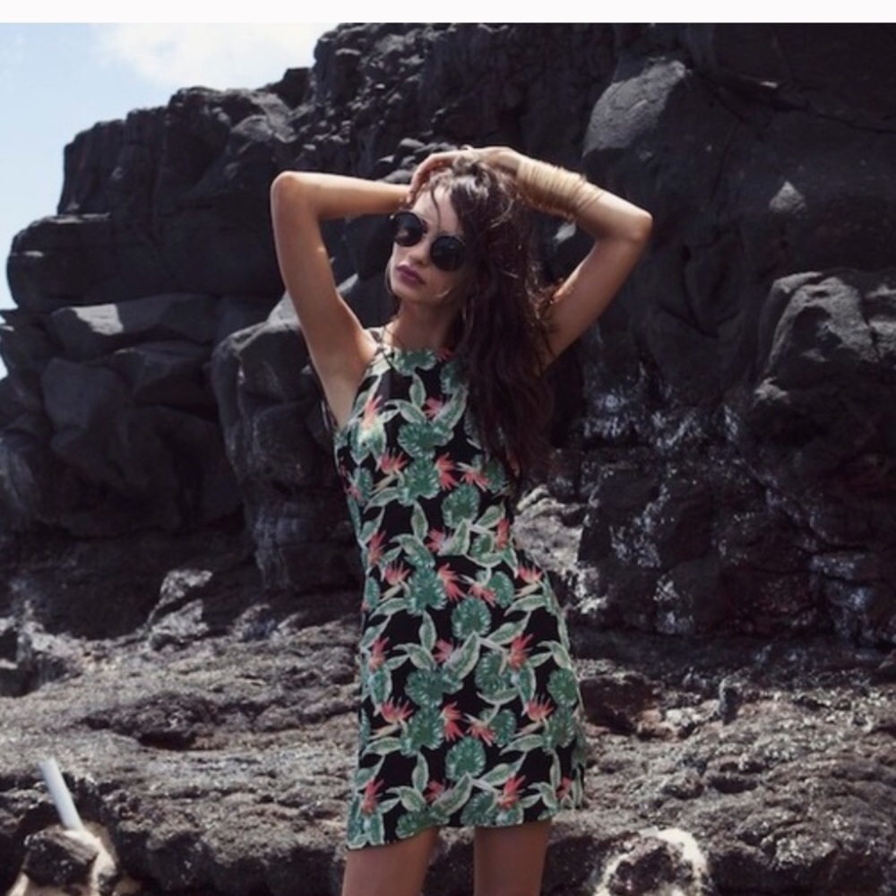 For love and lemons aloha halter dress *black*